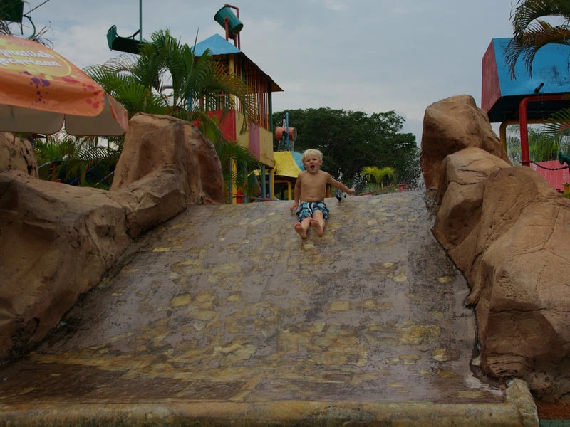 wasserrutsche-in-bukit-merah