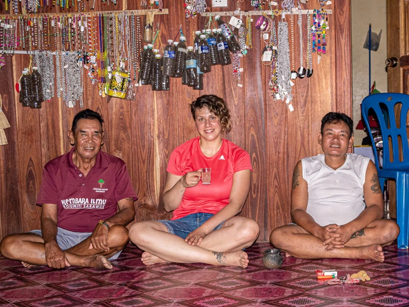 Besuch bei den Locals im Batang Ai Nationalpark auf Borneo, Malaysia