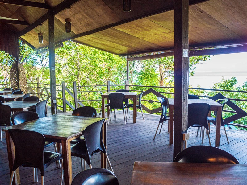 Semenggoh und Kuching Baumhaus Terrasse