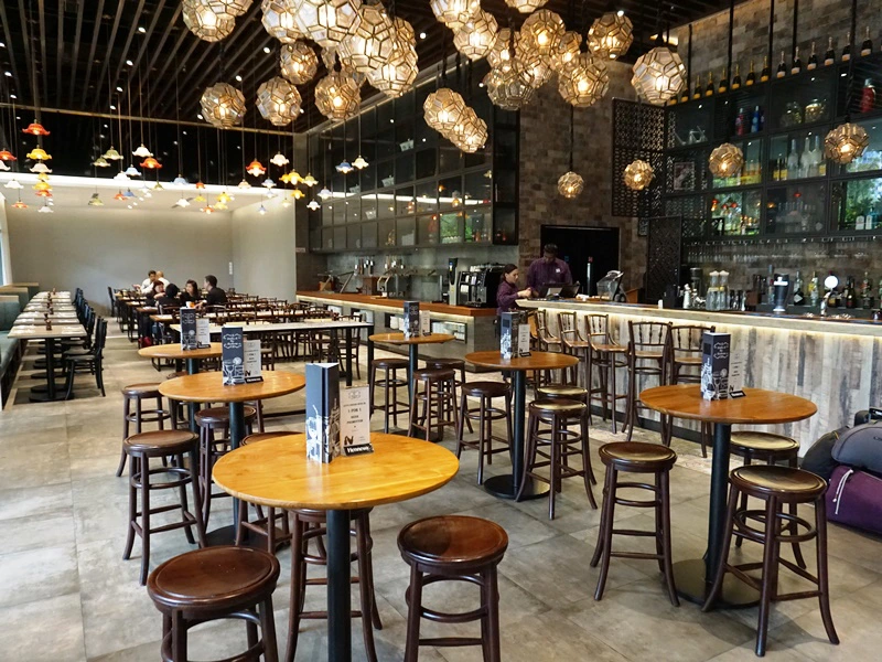 FrĂĽhstĂĽck im Hotel Singapur