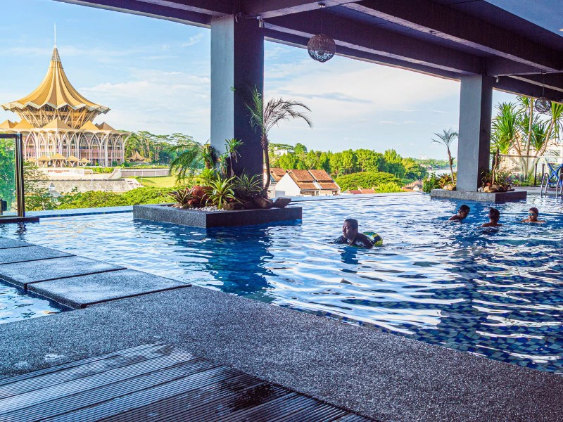 Pool im Kuching Hotel