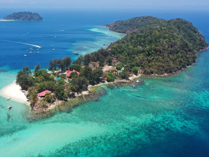 Manukan Island vor der Küste Borneos