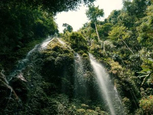 Wasserfall im Belum Regenwald, Malaysia