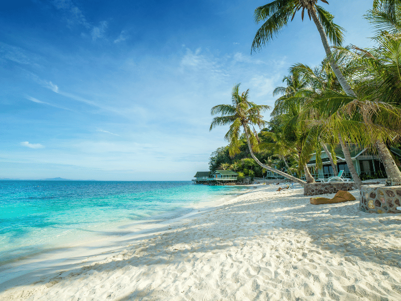 Strand von Pulau Rawa in Malaysia