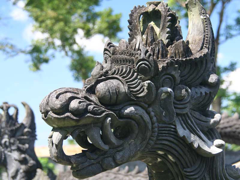 Statue am balinesischen Tempel auf Bali