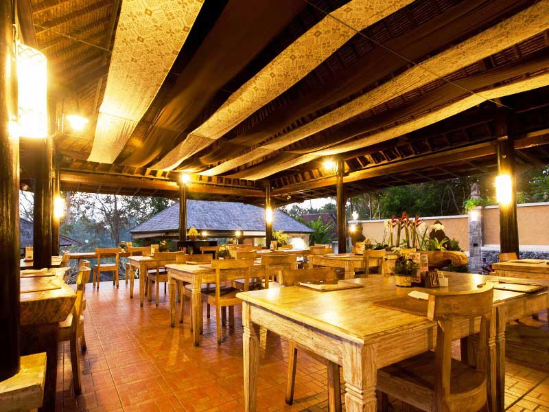 Wenn Sie mal nicht ausgehen möchten, können Sie im Restaurant Ihres Hotels zu Abend essen
