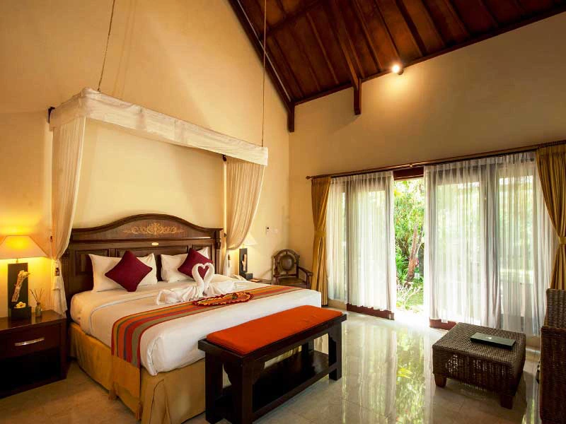 Ein landestypisch eingerichtetes Zimmer in Ubud