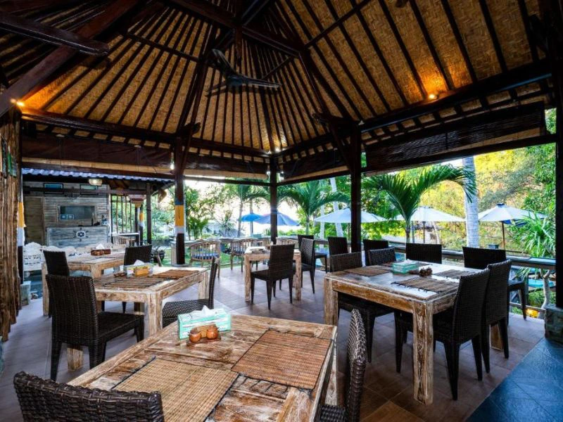 Hotelrestaurant auf Nusa Lembongan vor Bali