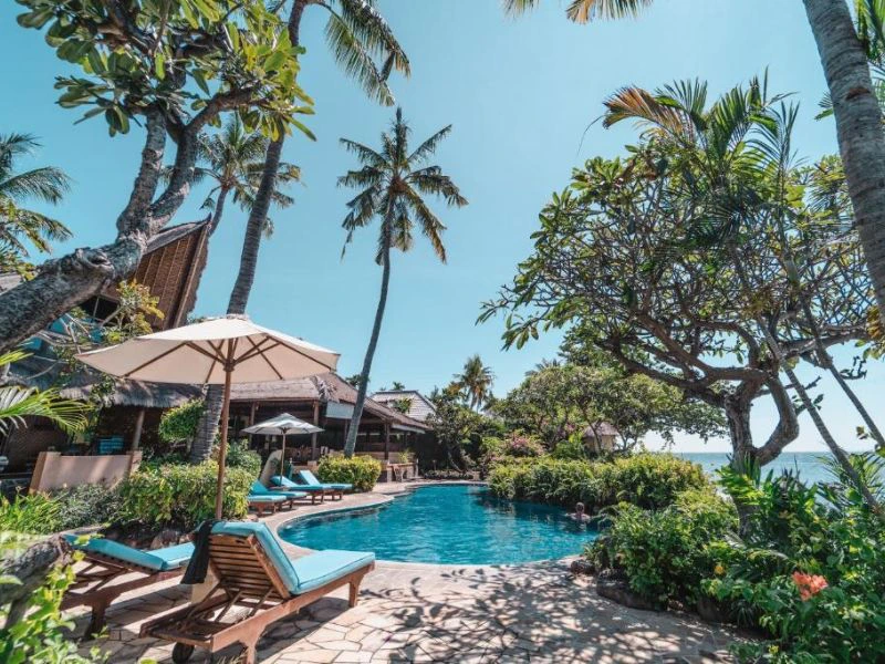 Hotelpool in Amed, Indonesien