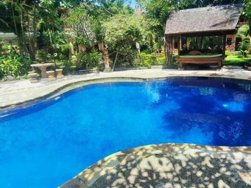 Hotelpool in Lovina auf Bali