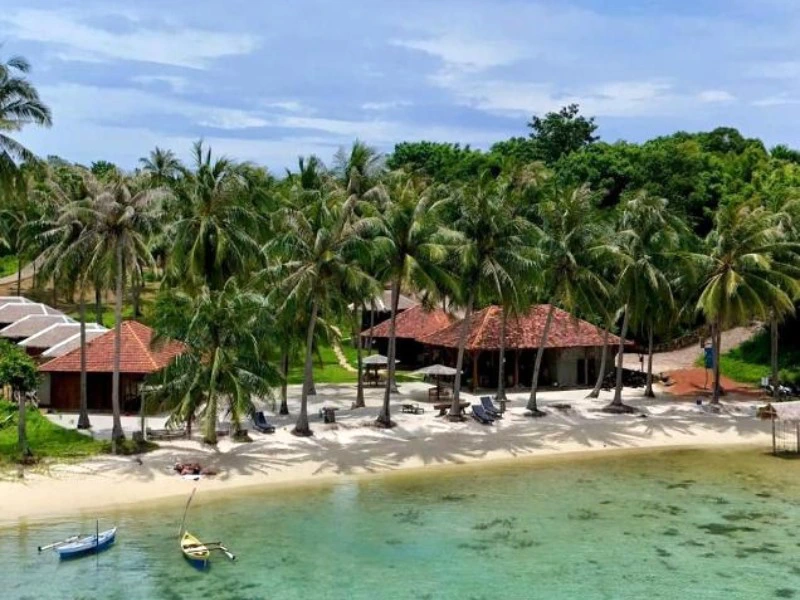 Bungalow Resort am Strand von Karimunjawa, Indonesien