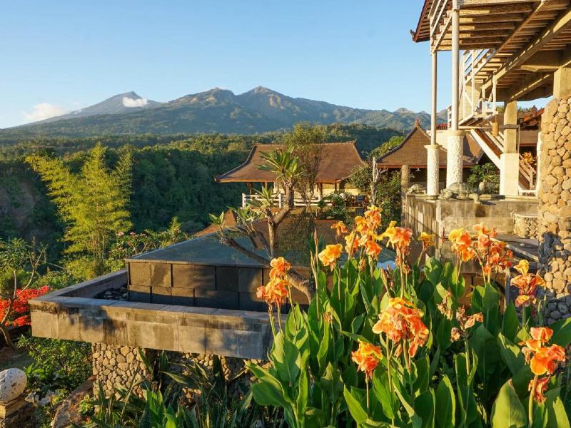 Ausblick vom Familienhotel in Senaru auf Lombok