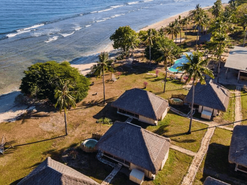 Komfortabels Bungalow Resort am Strand von Gili Asahan, Indonesien