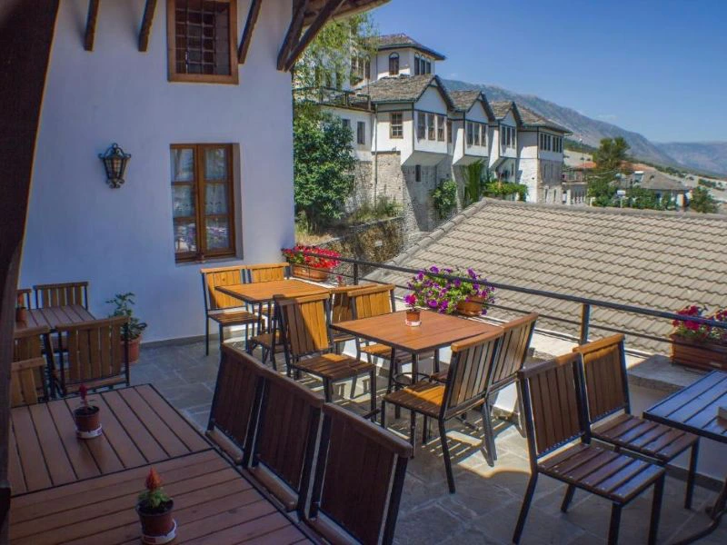 Hotel Gjirokastra - Terrasse