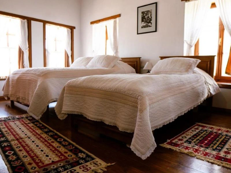 Hotel Gjirokastra - Hotelzimmer