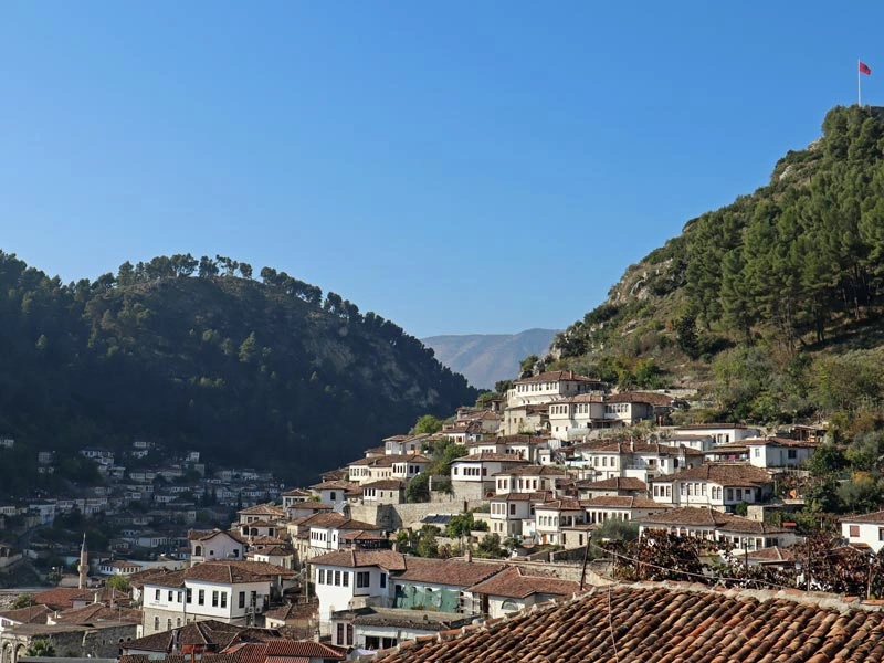 Panoramabild von der Stadt Berat Albanien