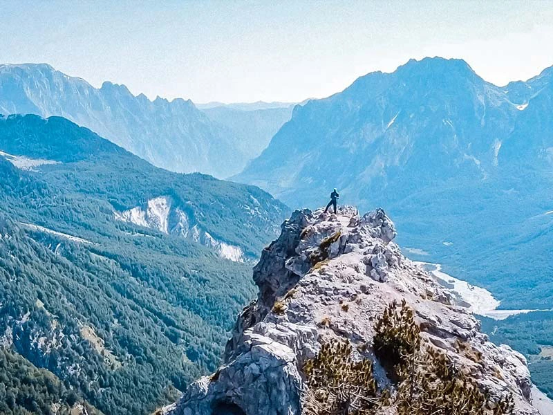 Wandern am Valbonapass Albanien