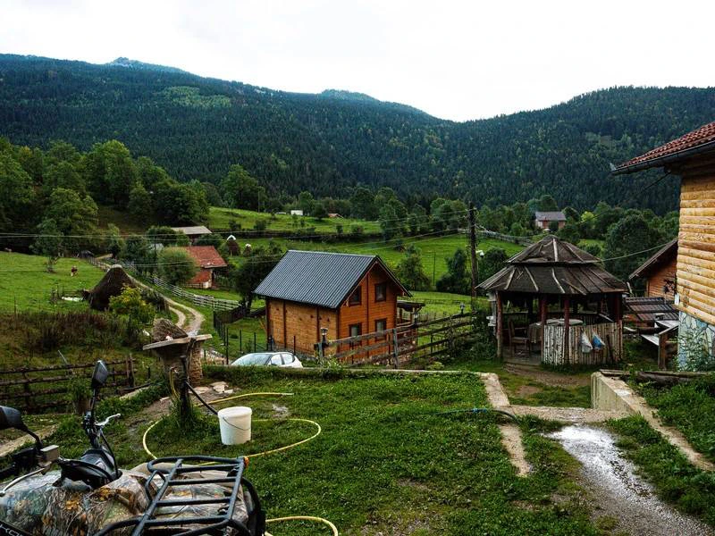 Garten der Unterkunft in Rugova Kosovo