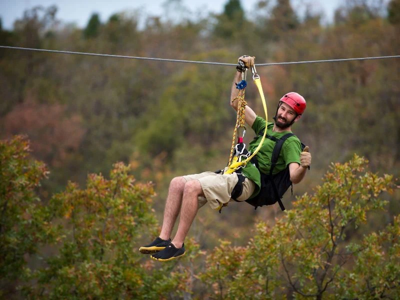 Ziplining über die Rugova Schlucht Kosovo