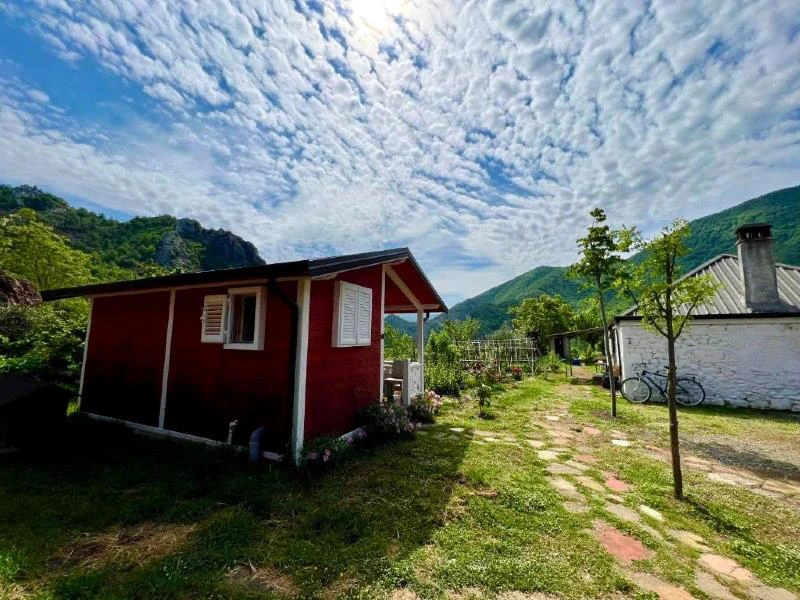 Rubikhütte in Albanien