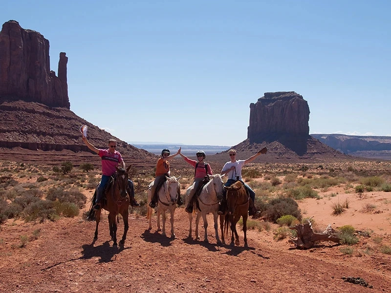 Reitausflug mit der Familie im Monument Valley