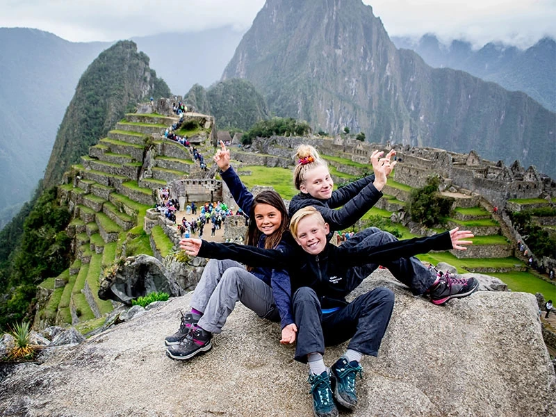 Kinder in Machu Picchu