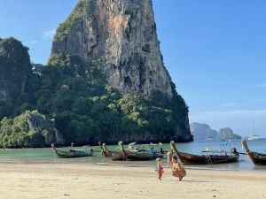 Badeurlaub mit der Familie in der Ao Nang Bucht in Thailand