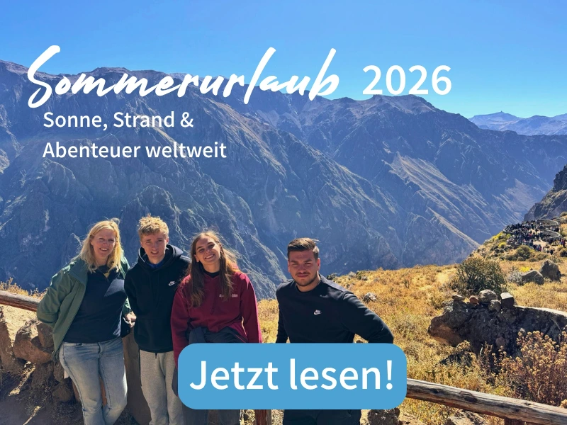 Blog Sommerurlaub 2026 - Familie vor Gebirge