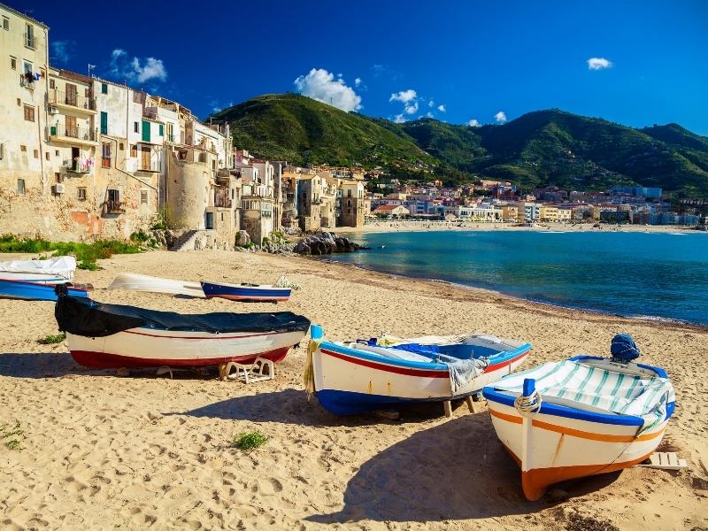 Strand in Cefalu, Italien