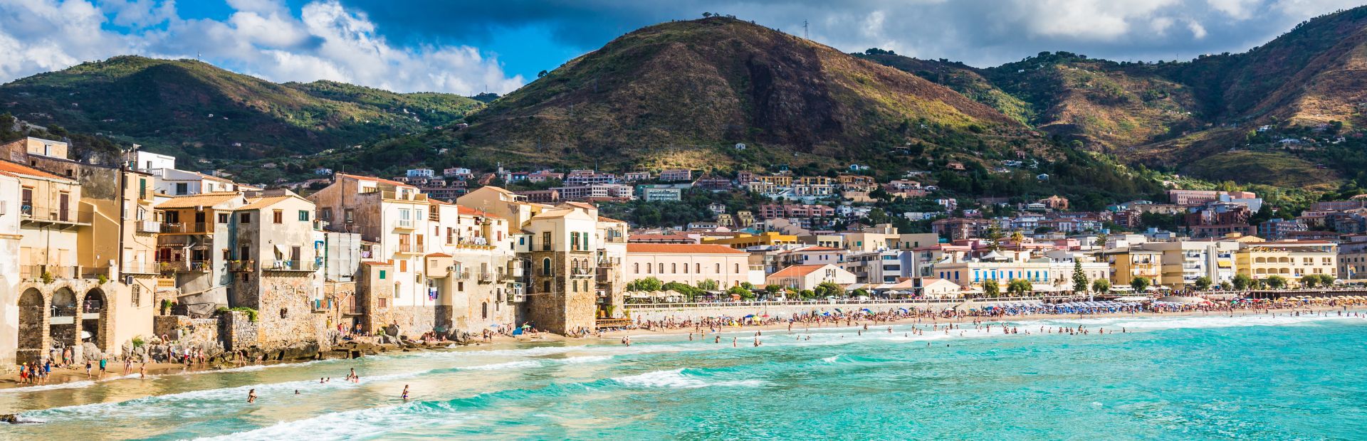 Blick auf Cefalu in Italien