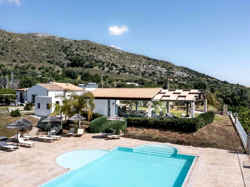 Hotel mit Pool in Avola