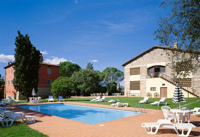Agriturismo mit Pool in Toskana bei Norditalien Rundreise
