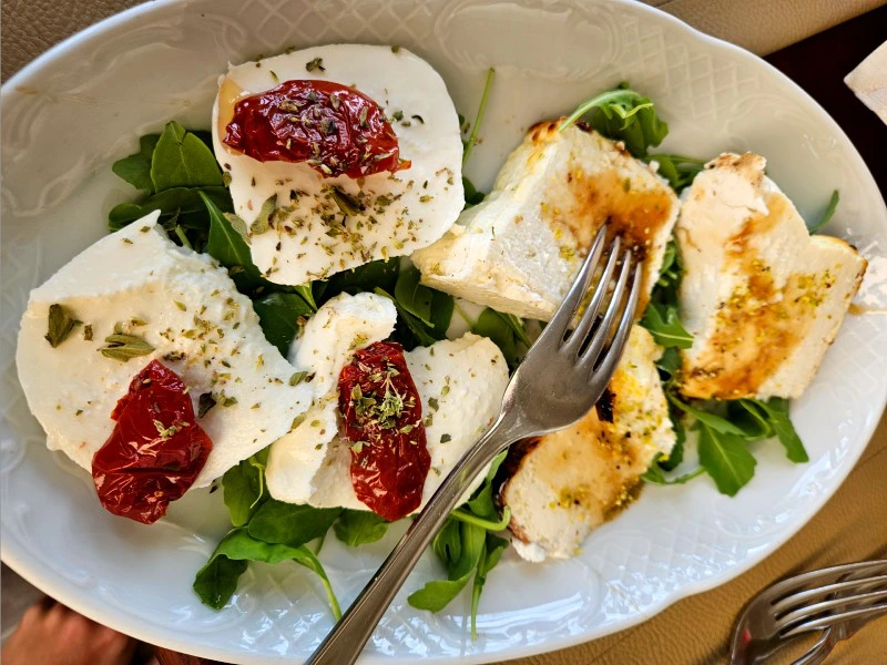 Ricotta Verkostung in authentischer Käserei