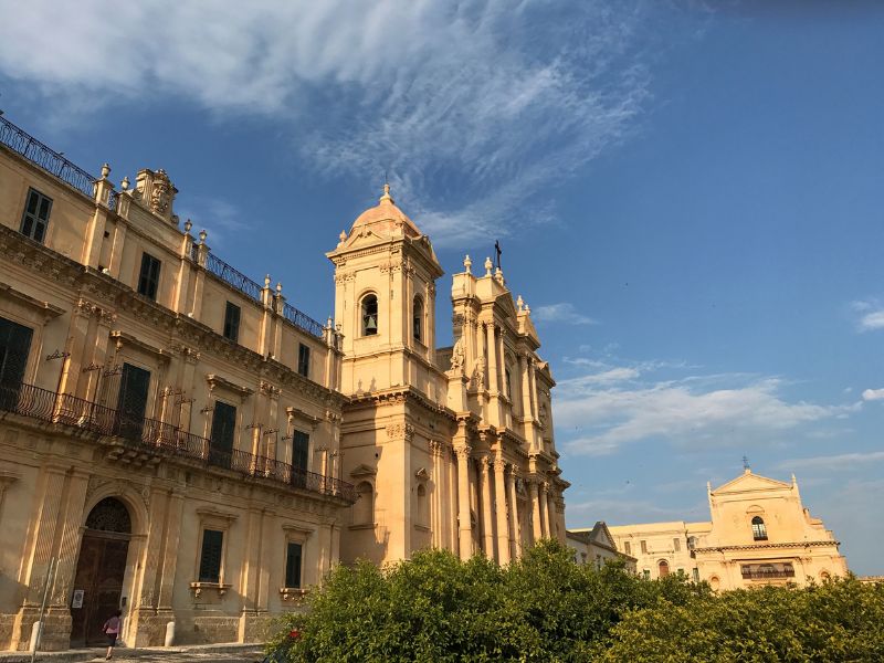 Dom in der Sonne von Noto
