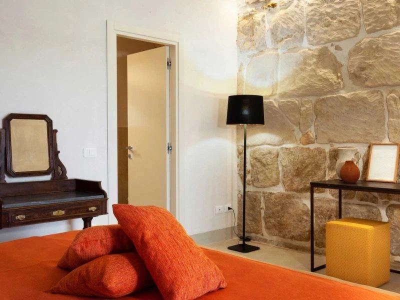 Gemütliche Sitzecke im Hotelzimmer in Noto, Italien