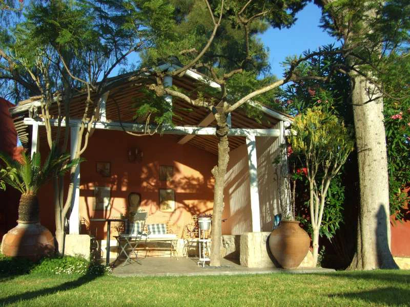 Grüne Anlage an der Algarve