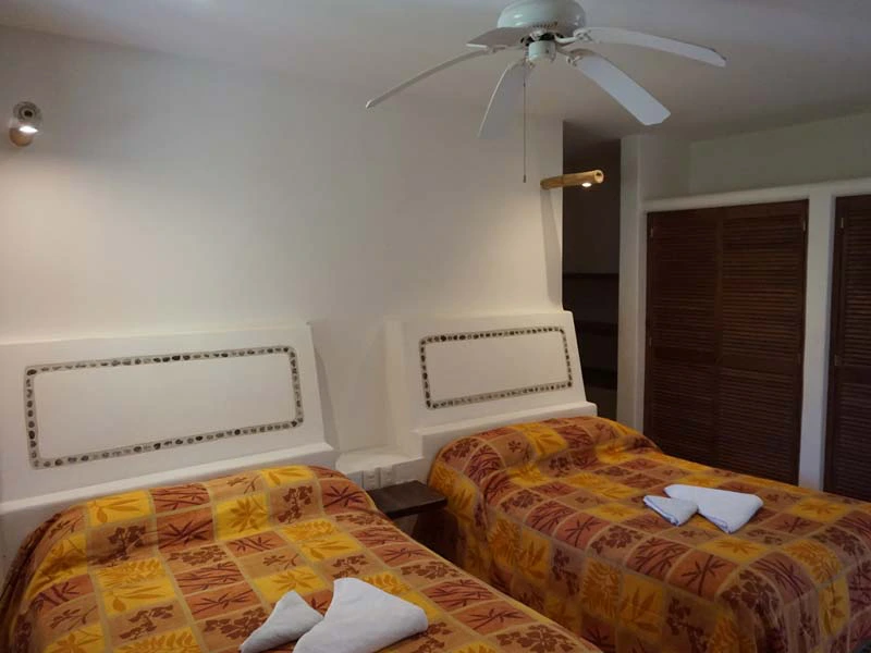 Bett im Hotel in Bacalar in Mexiko