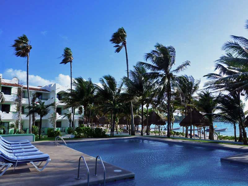 Hotelpool in Akumal in Mexiko