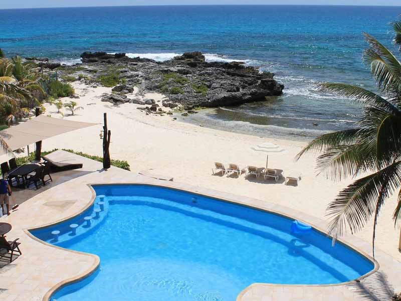 Hotelpool auf der Isla Mujeres in Mexiko