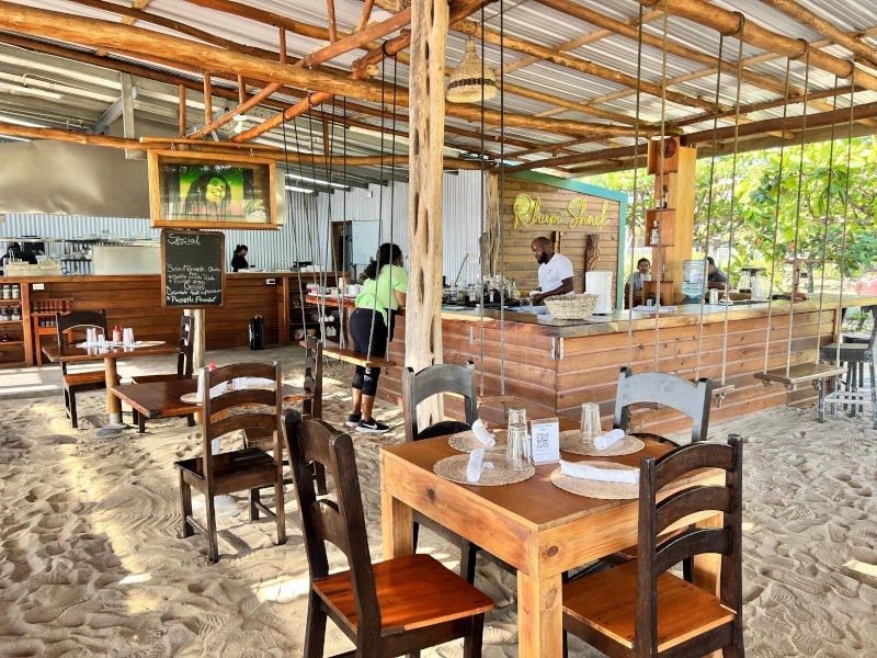 Strandbar in Hopkins, Belize