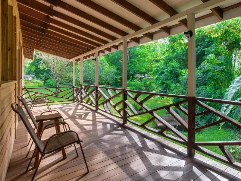 Außenbereich der Lodge