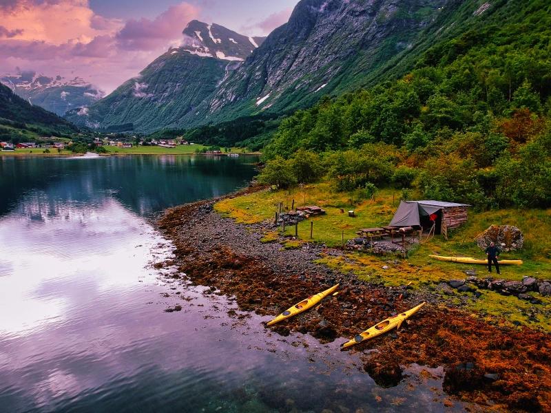 Abenteuer camping am Fjord in Norwegen