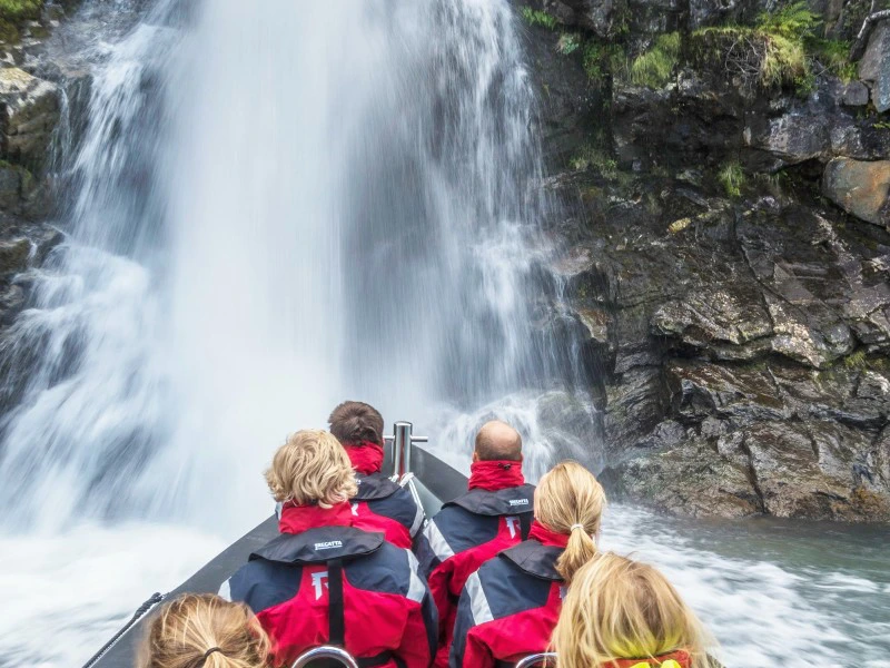 Speedbootstour auf dem Hardangerfjord in Norwegen