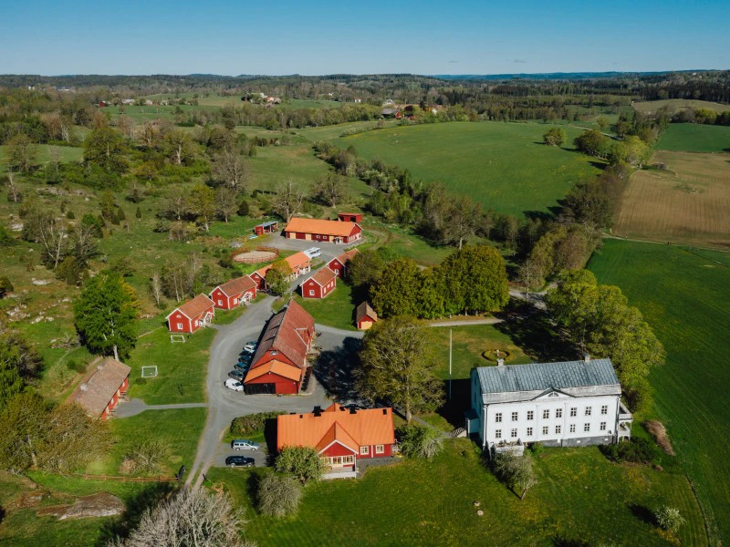 Blick auf Hotel von oben, Smaland, Schweden