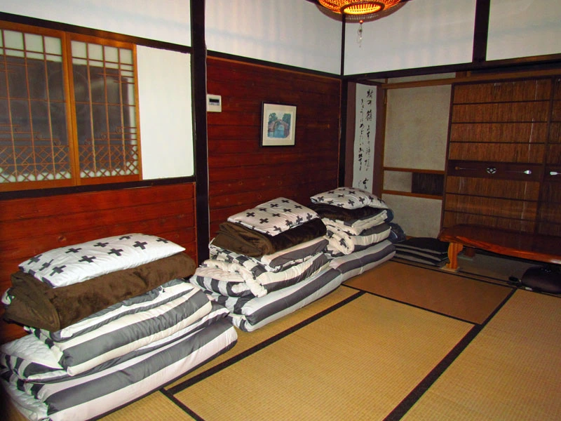 Schlafen im Futon auf Tatami Matten