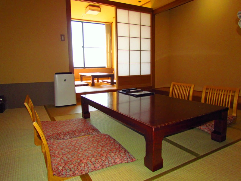 Esszimmer im Ogoto Onsen Hotel am Biwa See