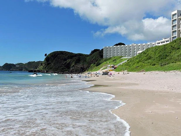 Hotelfront vom Shirahama Strand aus