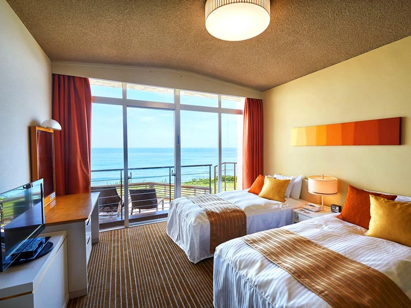 Zweibettzimmer beim Shirahama Strandhotel