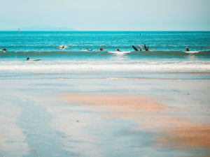 Surfer am Strand von Kamakura