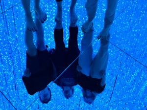 Familie im Tokyo TeamLab